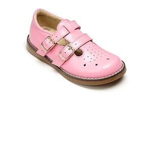 SOLD NEW Footmates Danielle Shoes 3.5